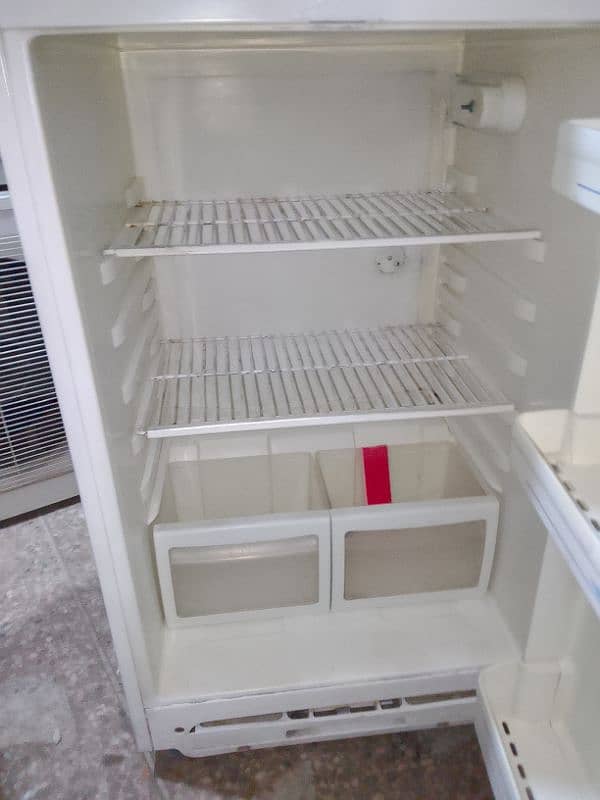 Haier fridge medium size for sale 3