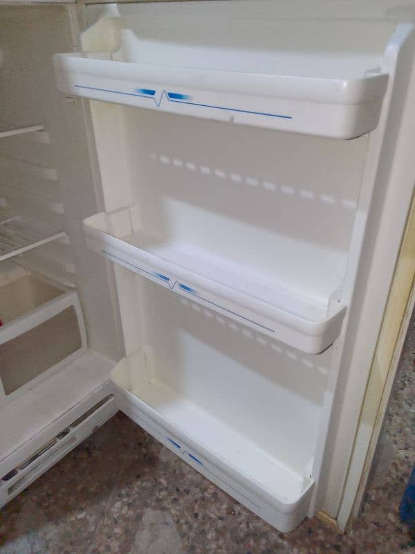 Haier fridge medium size for sale 5