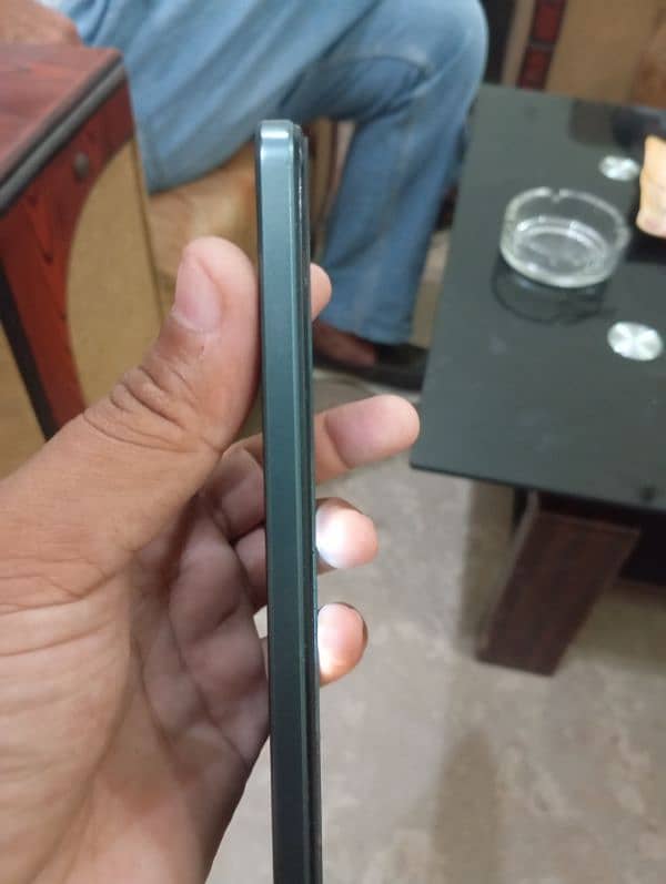 Vivo y17s 4