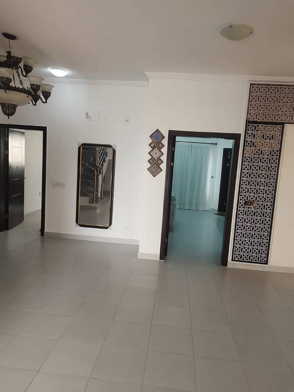 235 sqyd luxury villa available for sell in Bahria Town Karachi 2