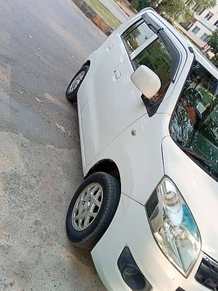 Suzuki Wagon R 2015 1