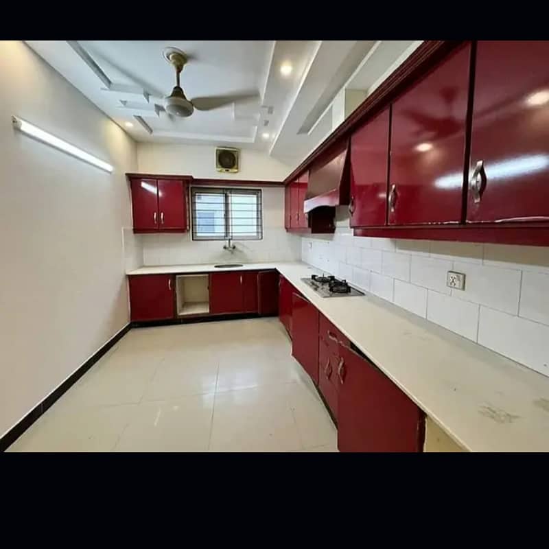 10 Marla Upper Portion For Rent In Paragon City Lahore 2