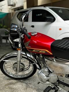 Honda 125 SE Red Color