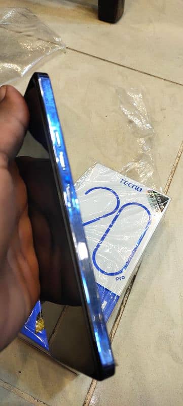 camon 20 pro 8*8 GB 256 in warranty 2