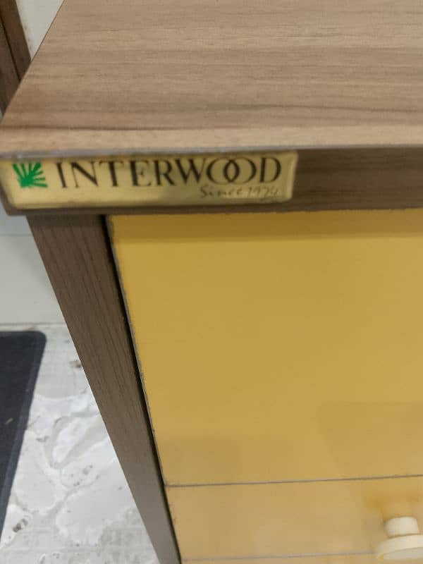 INTERWOOD Ka Study table Hai Bilkul New 0302.4404994 es nbr pa rbta kr 5