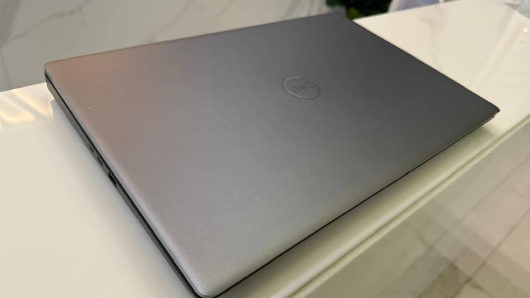 Dell Precision  7760 5