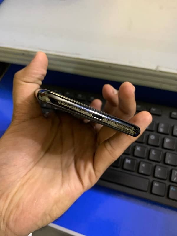 iphone x 64gb urgent sale 4