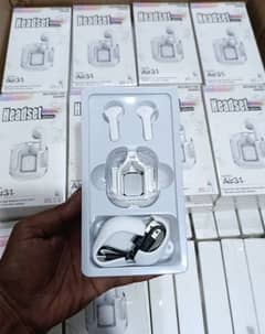 AIR 31 HIGH QUALITY EARBUDS WITH CRYSTAL POUCH (WHITE COLOUR) 0