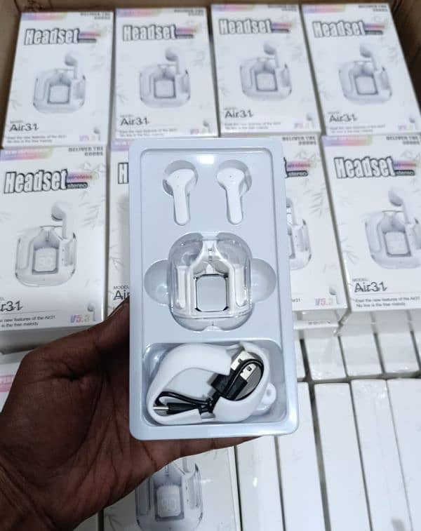 AIR 31 HIGH QUALITY EARBUDS WITH CRYSTAL POUCH (WHITE COLOUR) 0