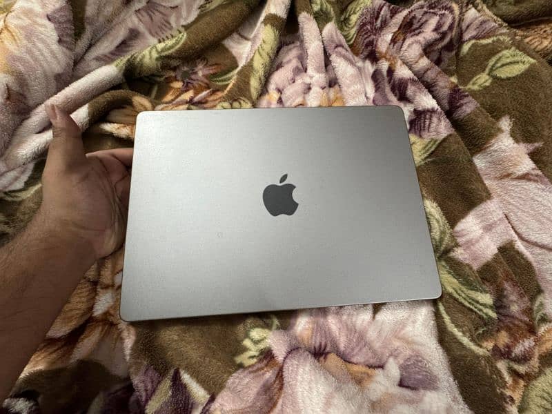 Apple MacBook M2 Pro 14" for Sale 0