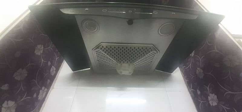 kitchen hood / exhaust 2