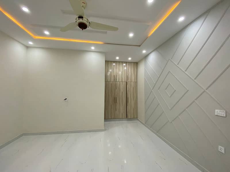 10 Marla Like A Brand New House Available For Sale Prime location Vvip House 2