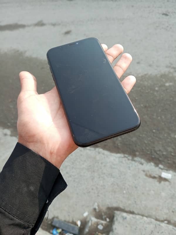 Iphone xr 64gb  batrry 84 all ok 3