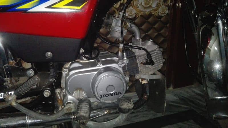 I am selling my brand new condition honda cd 70 2021 . All ok bike. 3