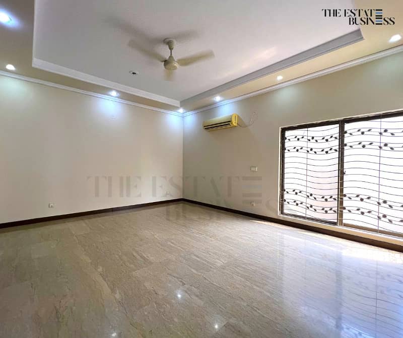 Very Stylish 1 Kanal Upper Portion Available For Rent. 5