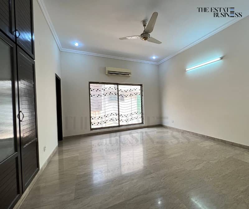 Very Stylish 1 Kanal Upper Portion Available For Rent. 10