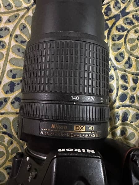 nikon digital cemra D5300 10/10 condition  lins 18-140mm 2