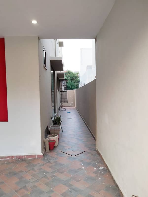 10 Marla House Available For Rent In Overseas A Block Bahria Town Lahore 5