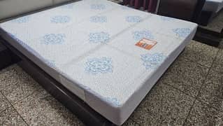 FIVE STAR ClimaCoolCell king mattress 78x72 in excellent condition