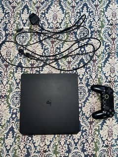 PS4 SLIM 500GB + 4 GAMES