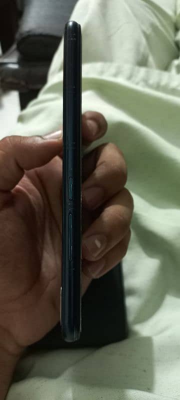 Vivo Y11 4