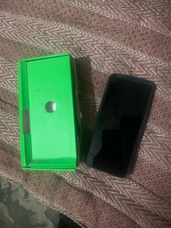 Infinix hot12 play 4+1/64 box no charger 03224005915 10