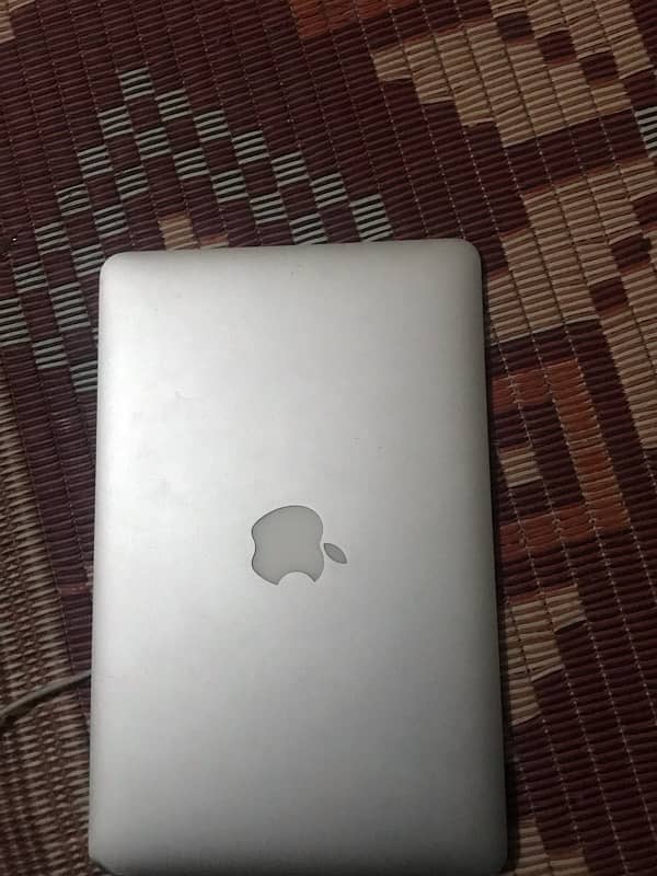 Apple Mac book air 1