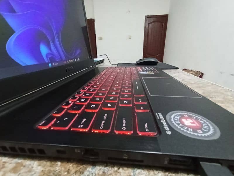 MSI GS stealth Pro gaming laptop and workstation in V. Good condition 9