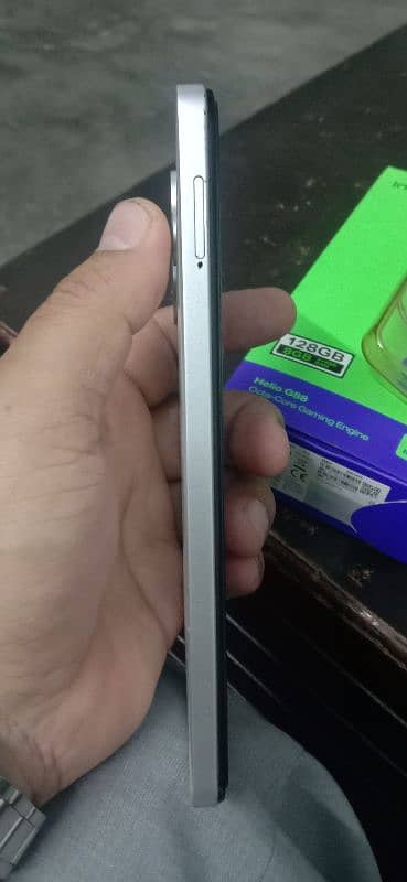 INFINIX HOT 30 2