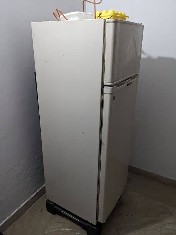 dawlance small fridge 1