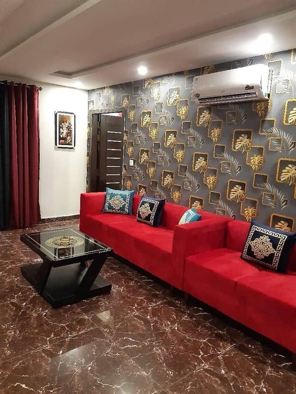 One bedroom flat for short stay like (3s4hrs ) for rent in bahria town 7