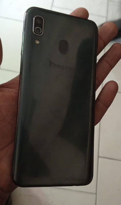 Samsung Galaxy A30 4/64 3