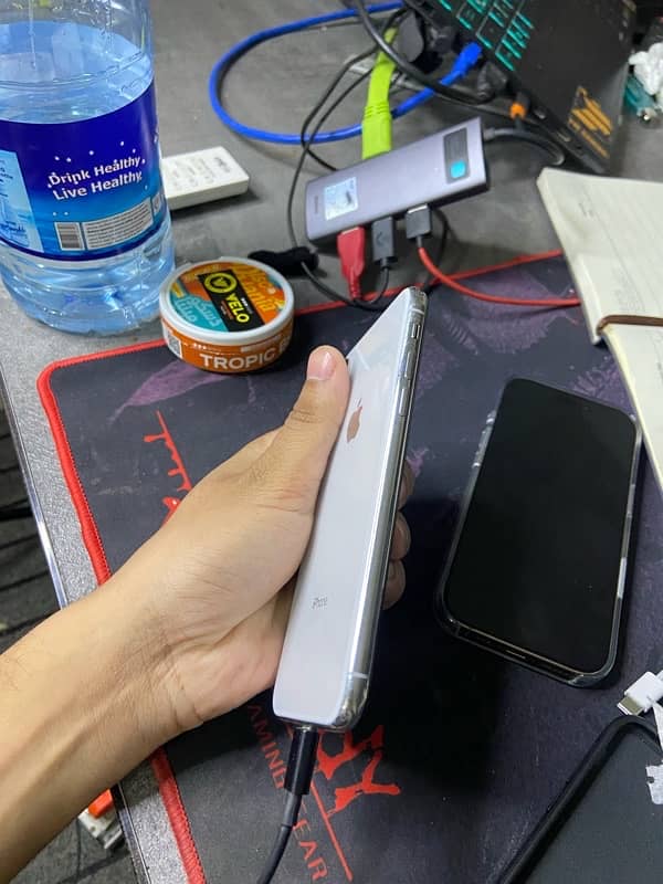 iPhone X 256GB PTA Approved (Only Cash) 3