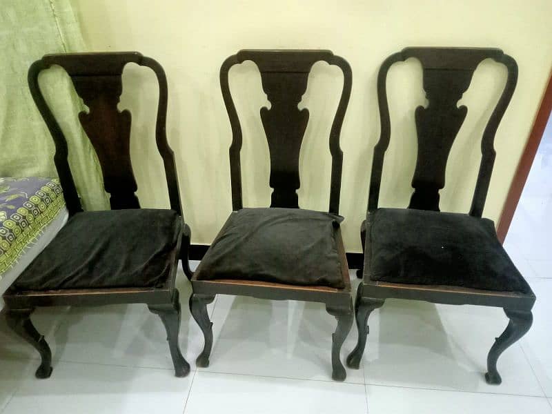 good condition chairs 0