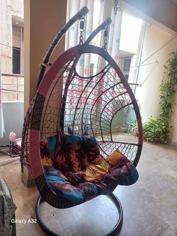 outdoor / indoor swing for sale 0