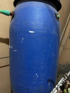 zabardast condition water tank/ water drum with free pipe