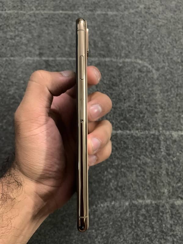 iPhone XS Max 64gb factory unlock non pta 1