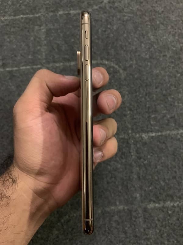 iPhone XS Max 64gb factory unlock non pta 4