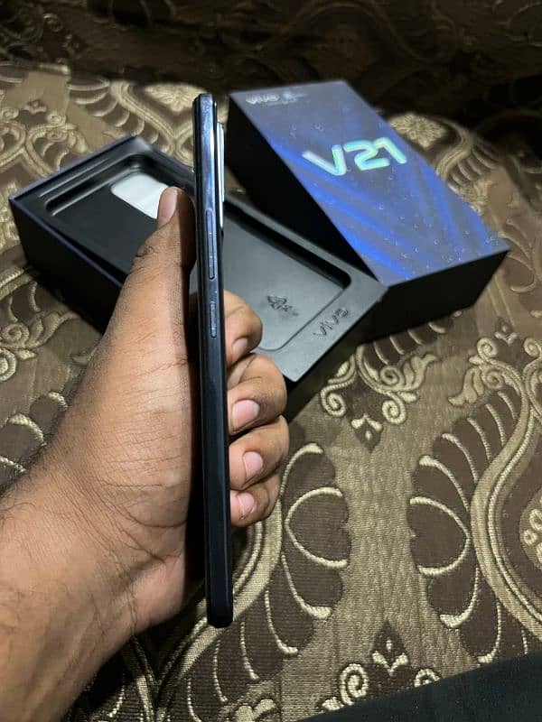 vivo v21 10 by 10 conditions 3