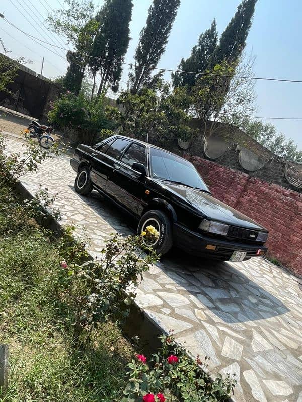 Nissan Sunny 1988 3