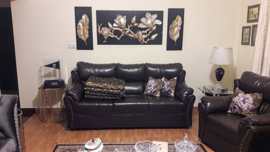 Leather5 seater sofa , chocolate brown colour. Negotiable. Verygood c. 2