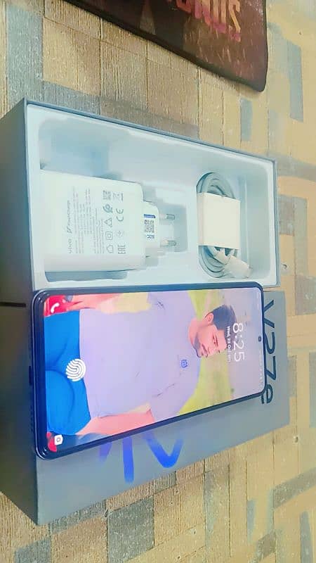 Vivo v27e 16/256 _1 month warranty available 1