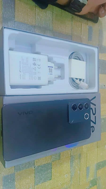 Vivo v27e 16/256 _1 month warranty available 4