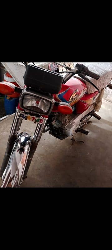 United 125 cc 2