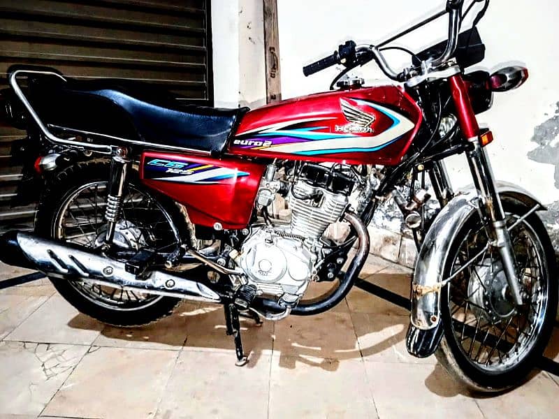 Honda 125 in good condition||brand 2015 model contact me 0