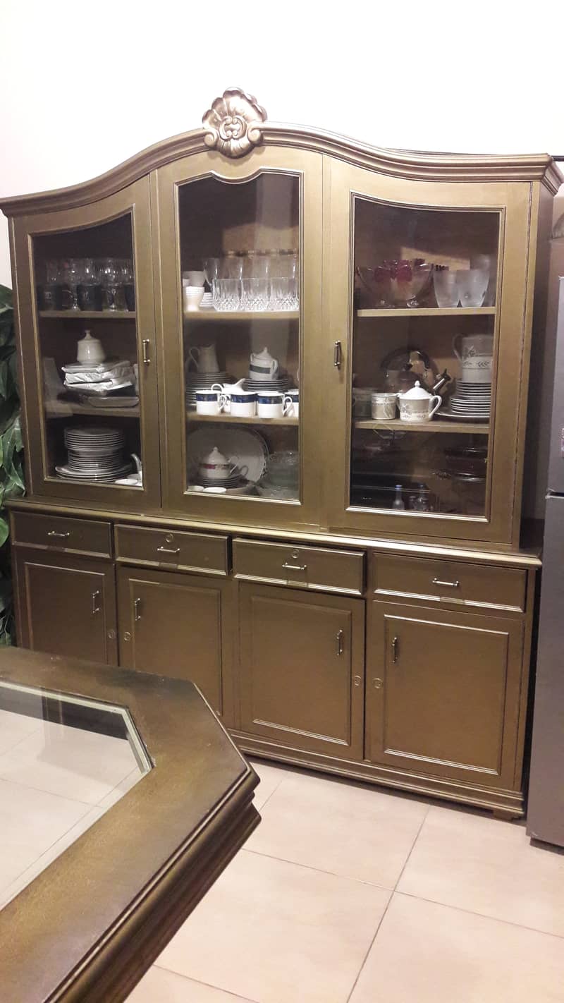 Crockery Showcase , Matt gold Deco , Solid wood. Good condition. Nego. 1