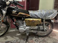 hond 125 gold color