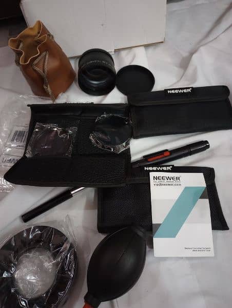 NEEWER 58MM LENS AND FILTER SET WIDE ANGLE/2.2X TELEPHOTO 1