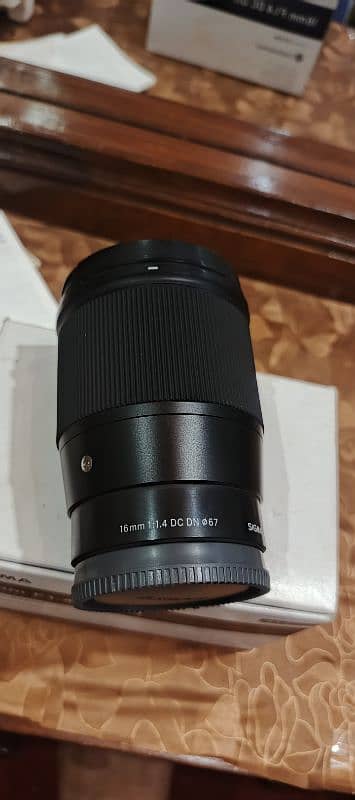 Sony 16mm 1.4 DG DN lens 1