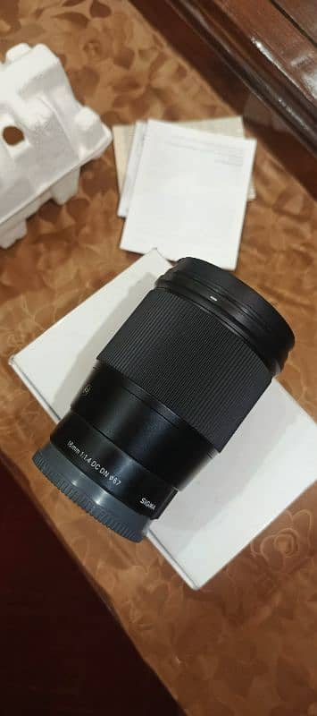 Sony 16mm 1.4 DG DN lens 2